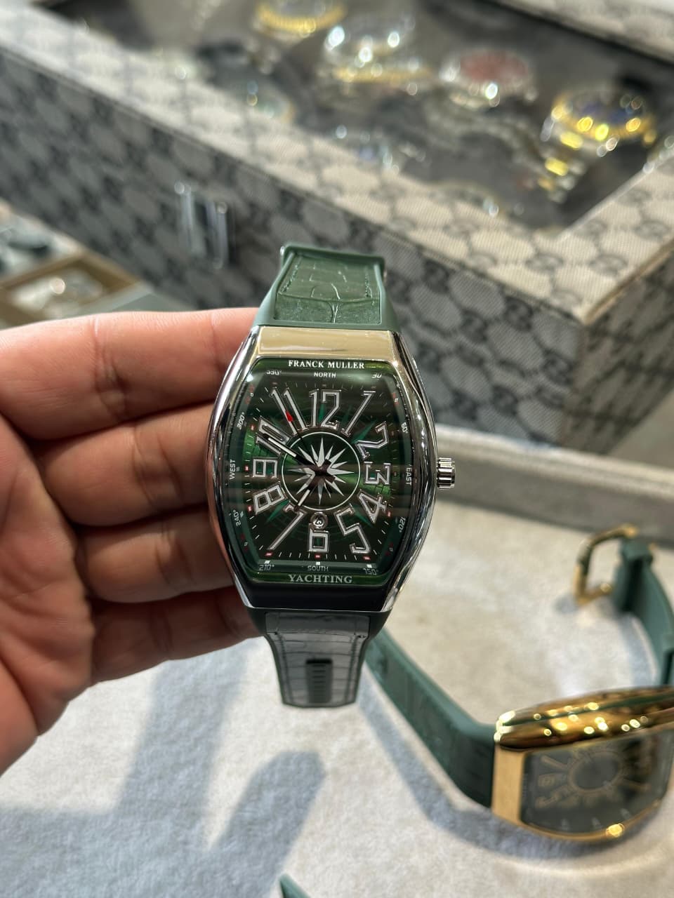 FM Vanguard Navigator Elite Edition – 44mm Master Quality 1:1, 3D Curved Tonneau Case, Appliqué Exploding Numerals & Integrated Hybrid Strap