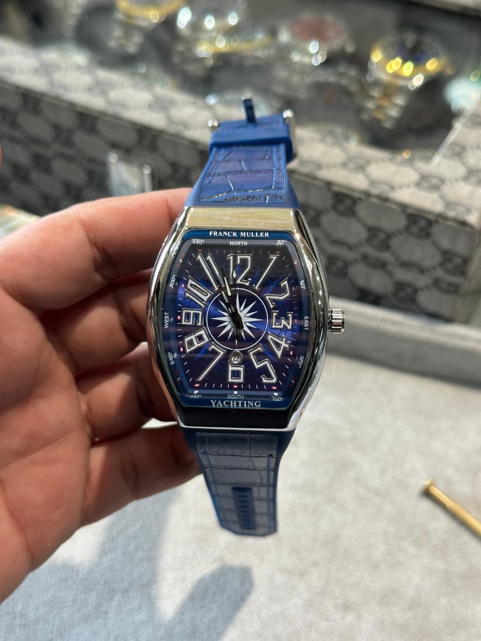 FM Vanguard Navigator Elite Edition – 44mm Master Quality 1:1, 3D Curved Tonneau Case, Appliqué Exploding Numerals & Integrated Hybrid Strap